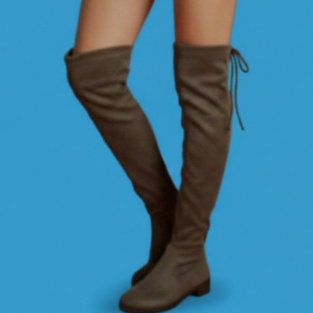 Over-the-knee 6.5 faux suede boots✨ Worn once, like new! #Trendy#FallStyle #OOTD